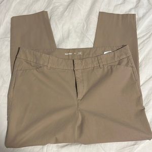 Old navy ankle pixie cut pants size 16